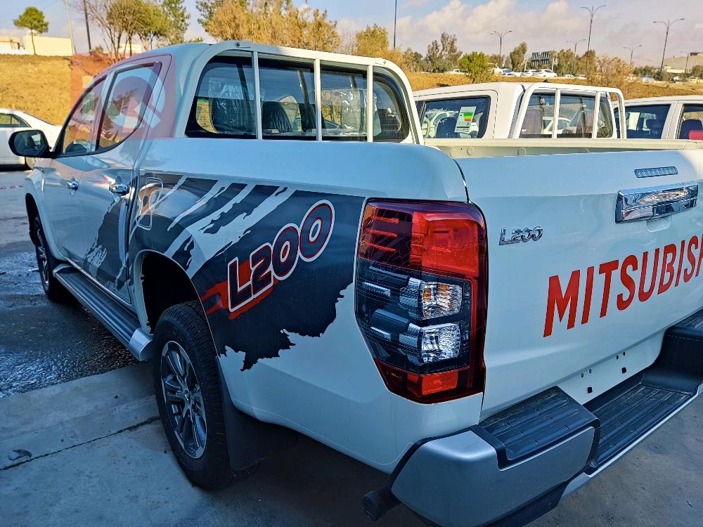 میتسوبیشی L200